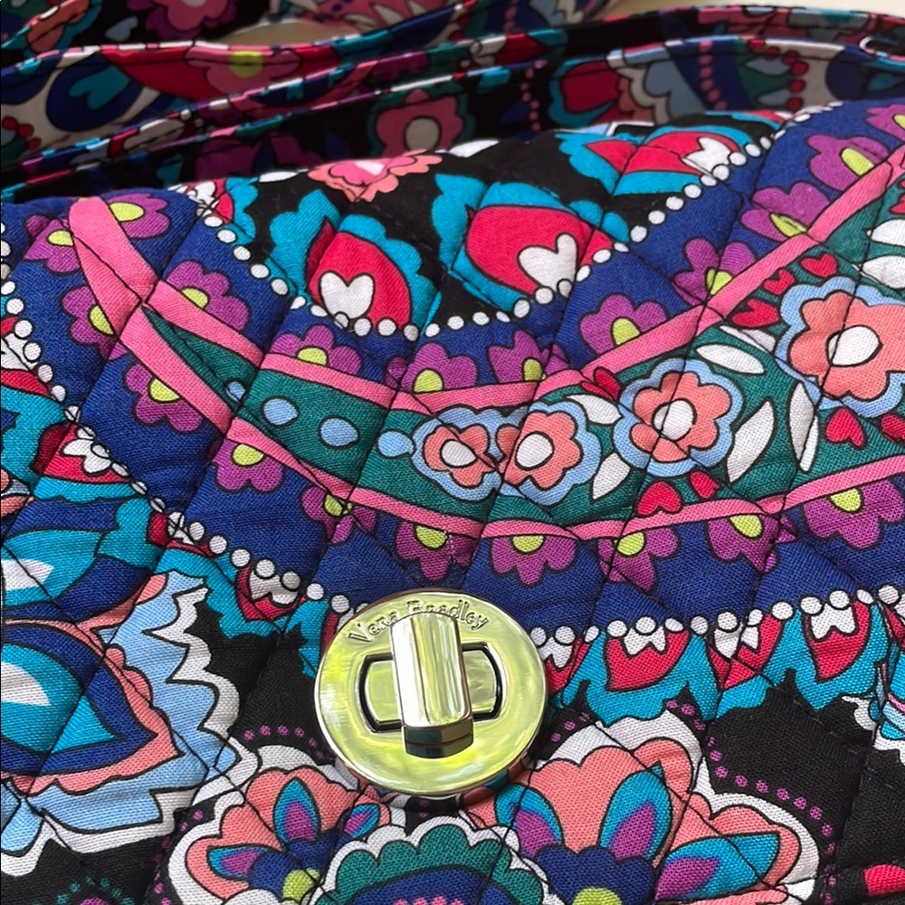 Vera Bradley Turnlock Crossbody Haymarket Paisley NWT - Picture 2 of 12